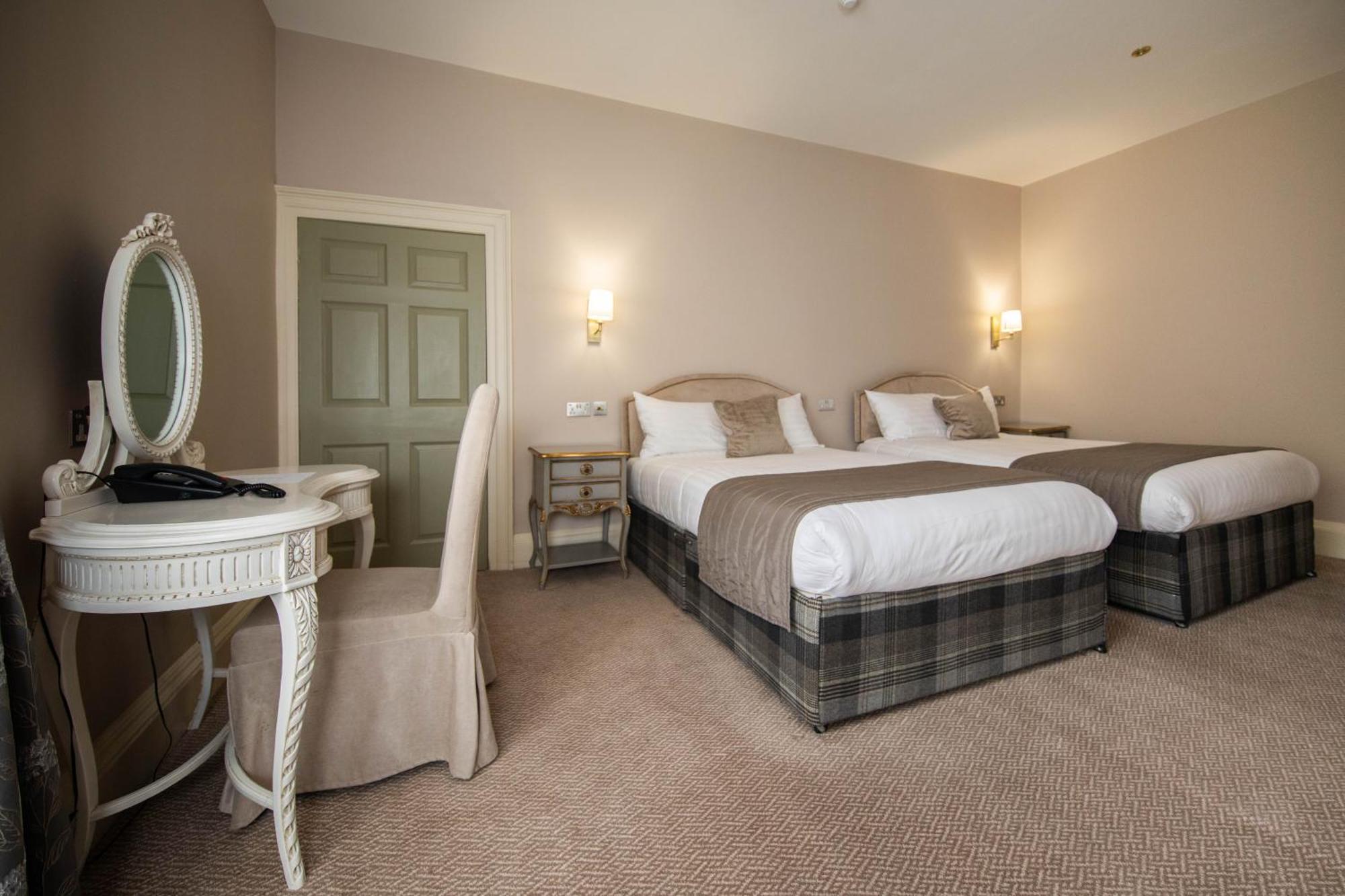Owston Hall Отель
